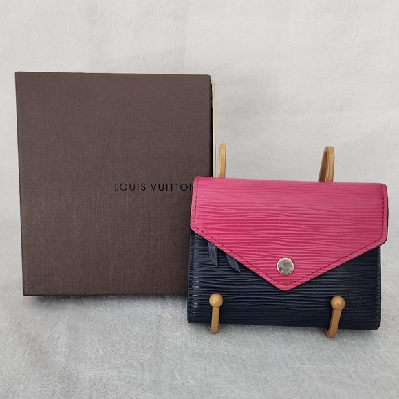 Louis Vuitton Handbags - Auth Louis Vuitton Portefeuille Victorine Epi Wallet